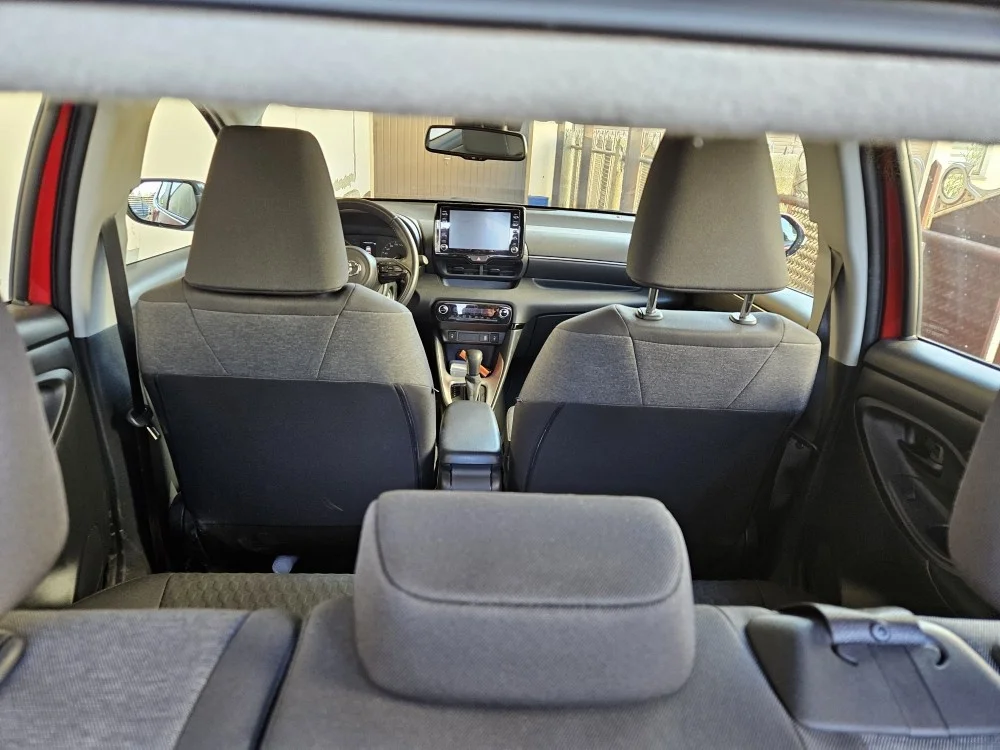 Toyota Yaris Hybrid 2023 /salon polska/ 13 tys.km jak nowa + gratis komplet kół zimowych