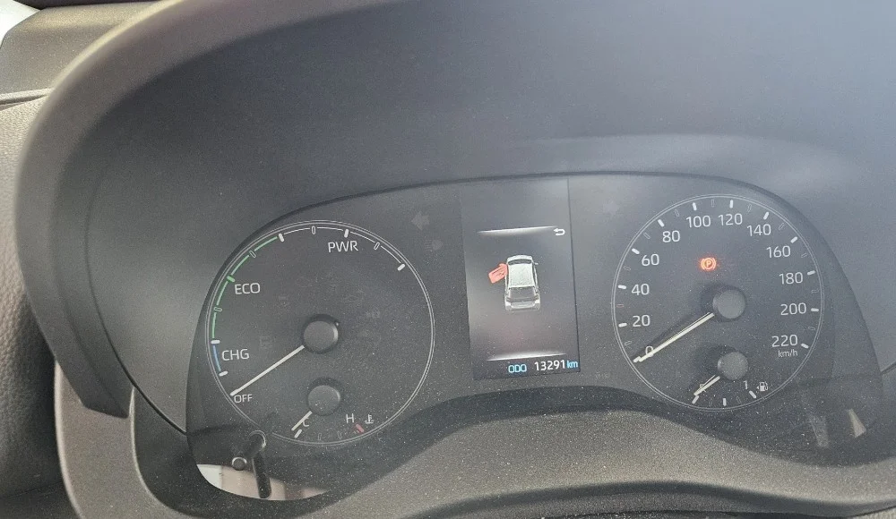 Toyota Yaris Hybrid 2023 /salon polska/ 13 tys.km jak nowa + gratis komplet kół zimowych