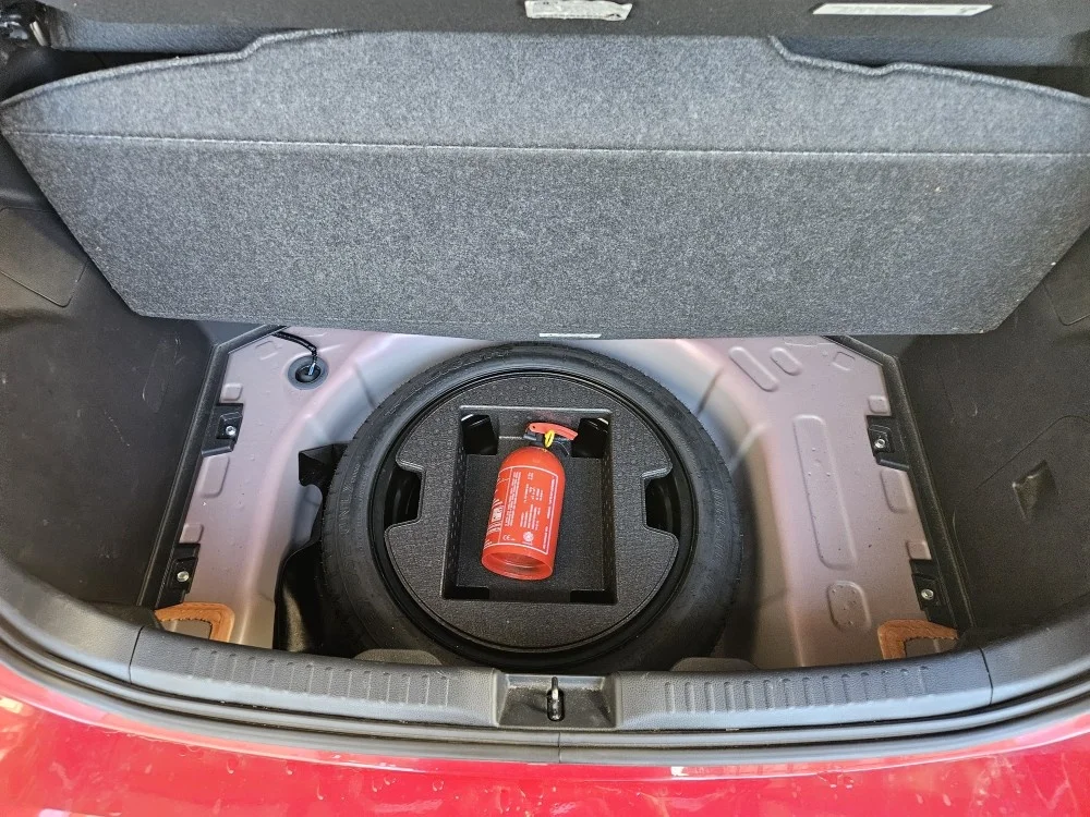 Toyota Yaris Hybrid 2023 /salon polska/ 13 tys.km jak nowa + gratis komplet kół zimowych