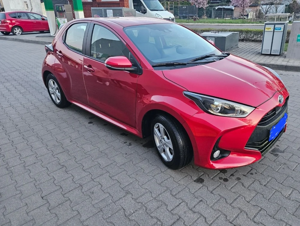 Toyota Yaris Hybrid 2023 /salon polska/ 13 tys.km jak nowa + gratis komplet kół zimowych