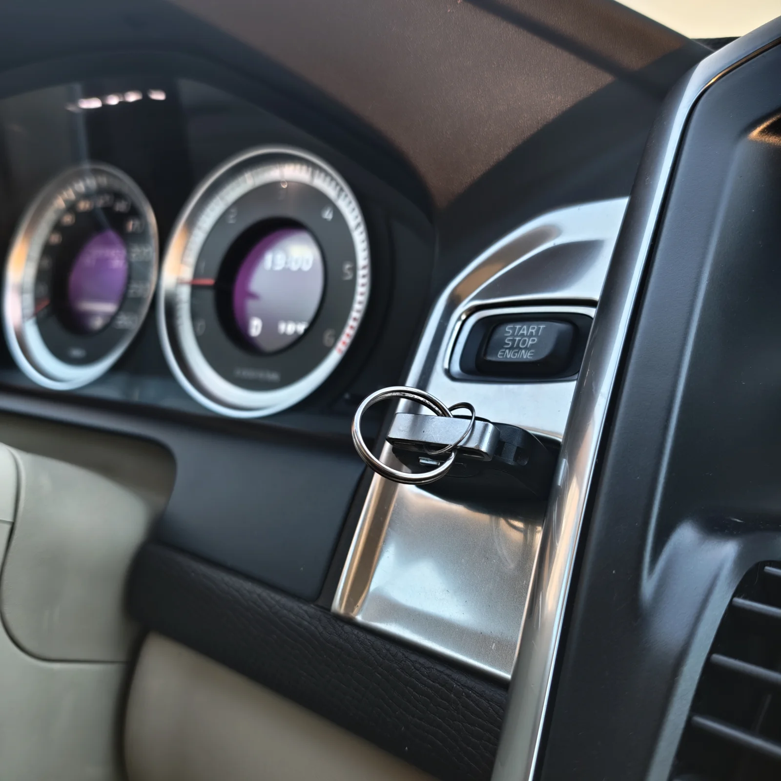 XC60 2,4D5 215 automat